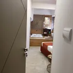 Twin Towers Luxury 4* Neapol