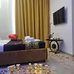 Nocleg ze śniadaniem Twin Towers Luxury 4*