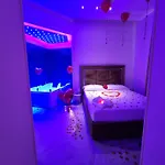 Twin Towers Luxury Neapol