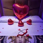 Twin Towers Luxury 4* Neapol