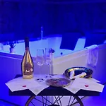 Nocleg ze śniadaniem Twin Towers Luxury Neapol