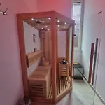 Twin Towers Luxury Nocleg ze śniadaniem 4*