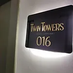 Twin Towers Luxury Nocleg ze śniadaniem 4*