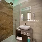 Twin Towers Luxury 4* Neapol