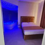 Twin Towers Luxury Neapol