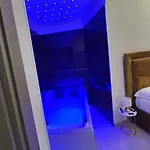 Twin Towers Luxury 4*