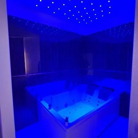 Twin Towers Luxury 4*