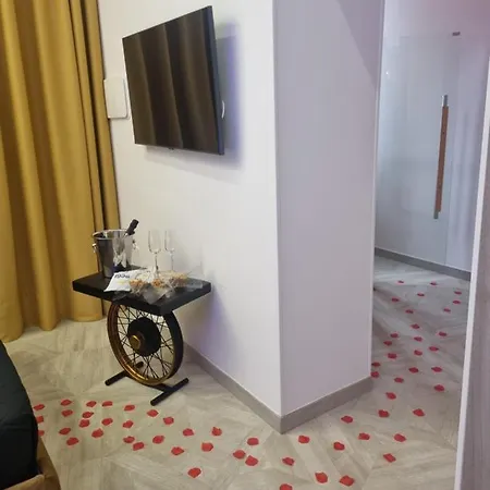 Twin Towers Luxury לינה וארוחת בוקר נאפולי