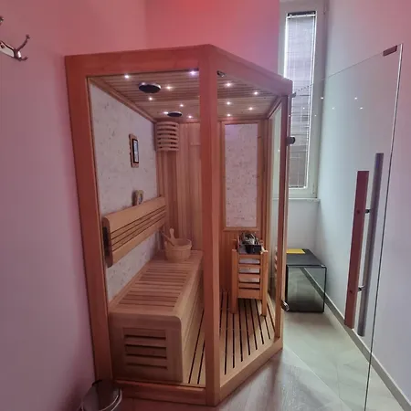 Twin Towers Luxury Bed and Breakfast 4*