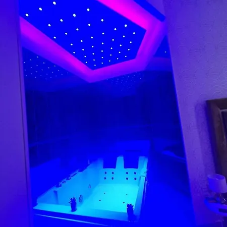 Twin Towers Luxury *